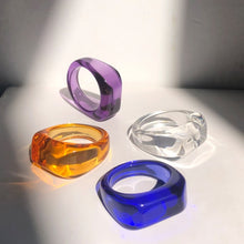 Load image into Gallery viewer, HUANZHI 2021 New Transparent Resin Acrylic Rhinestone Colourful Geometric Square Round Rings Set for Women Jewelry Party Gifts
